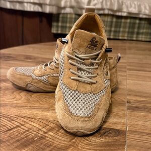 Dbeck women’s sz 8-8.5 (39) outdoor mesh trail shoe tan